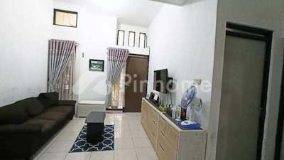 dijual rumah lokasi strategis di jl  ciwastra - 2