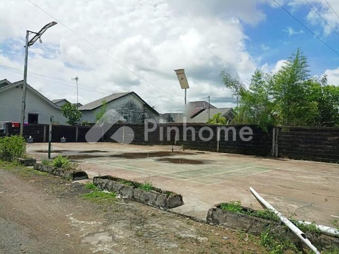 dijual rumah lokasi strategis di jl  tanjung raya 2 komp  pesona parma - 8