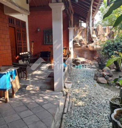 dijual rumah lokasi strategis di jalan manyar rejo - 4