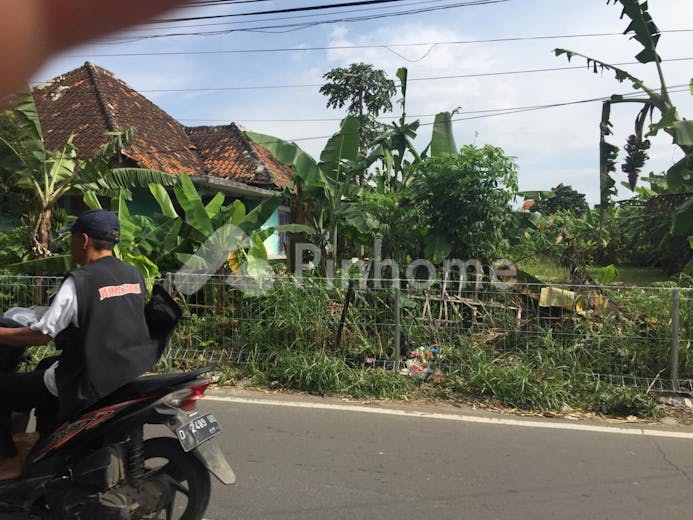 dijual tanah komersial lokasi strategis di gg curug - 2