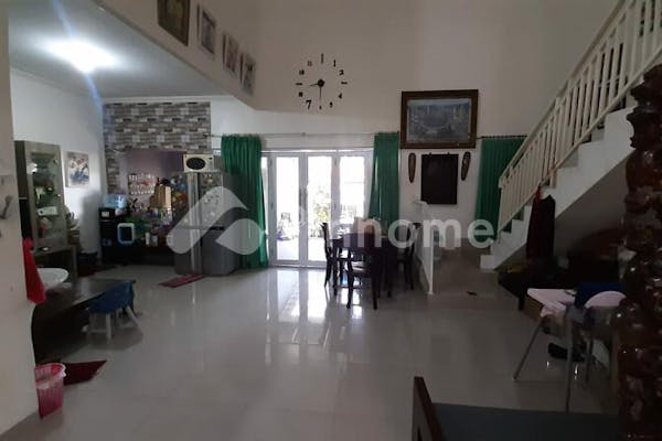 dijual rumah lokasi strategis di perumahan pesona karawaci  jalan raya legok - 4