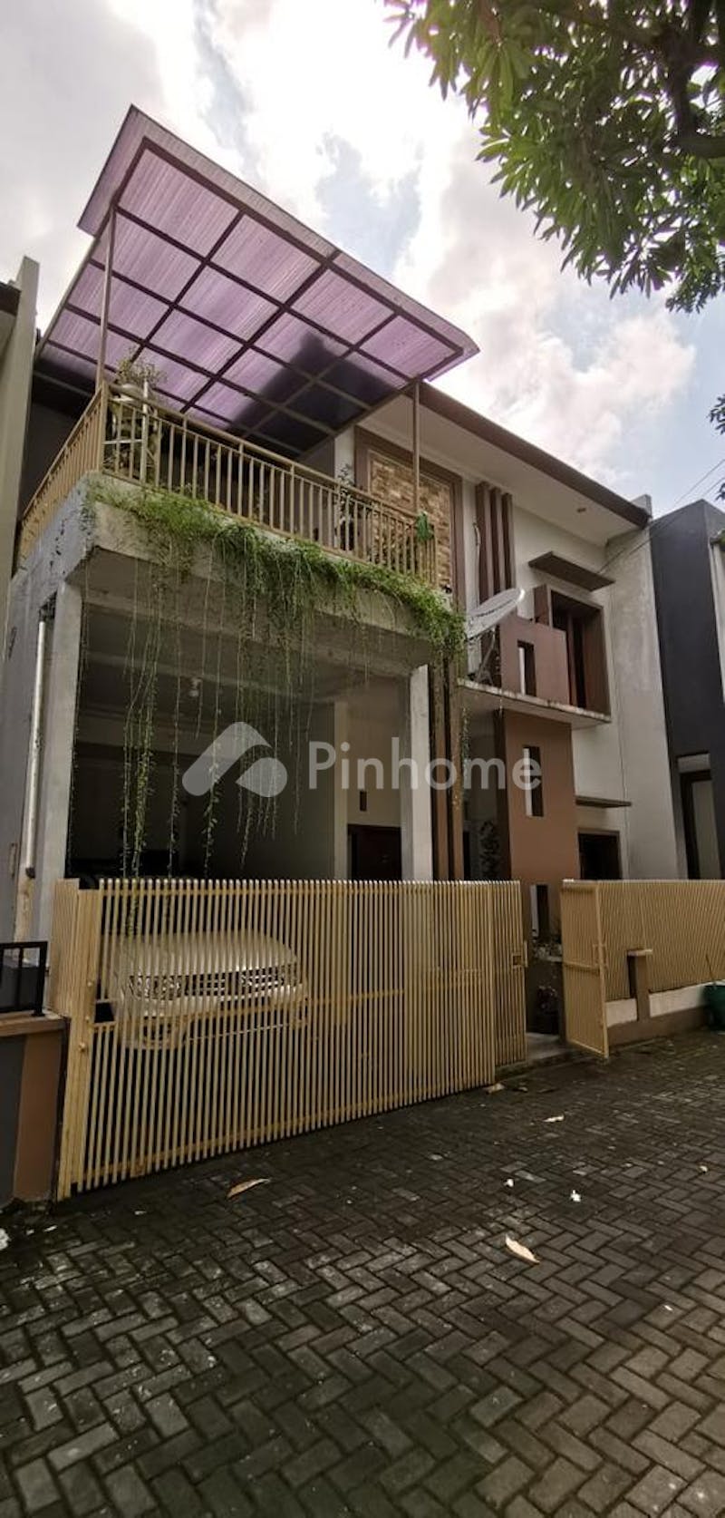 dijual rumah lokasi strategis di jalan kaliurang  kaliurang  sleman - 1