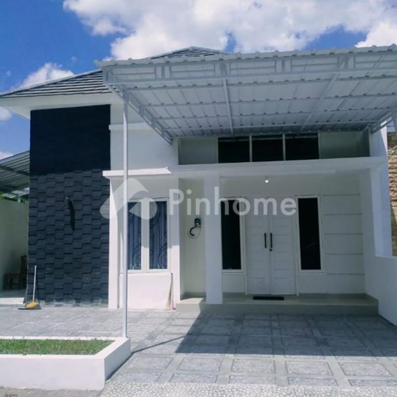 dijual rumah lokasi strategis di lemah abang regency jl  tugu gentong  gendeng - 1