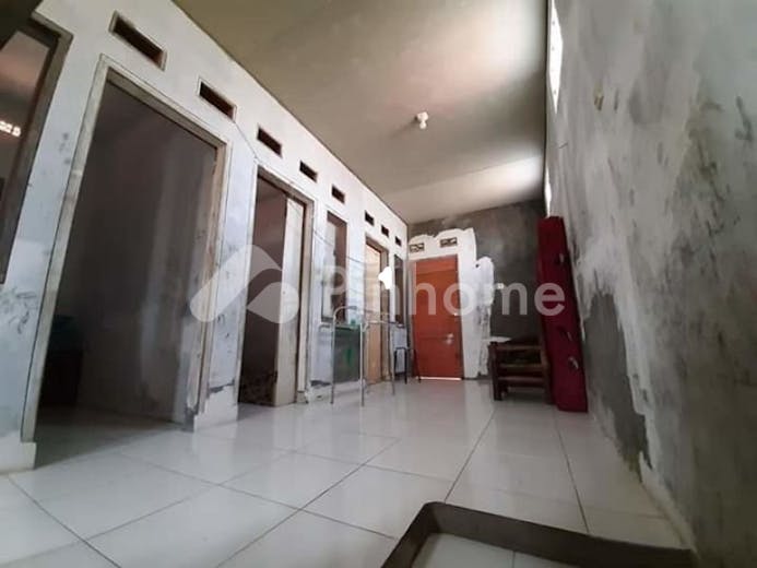 dijual rumah lokasi strategis di komp lembah teratai gadobangkong - 3