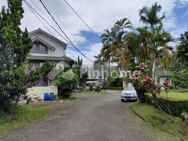 dijual rumah siap pakai di jl  pasadena - 1