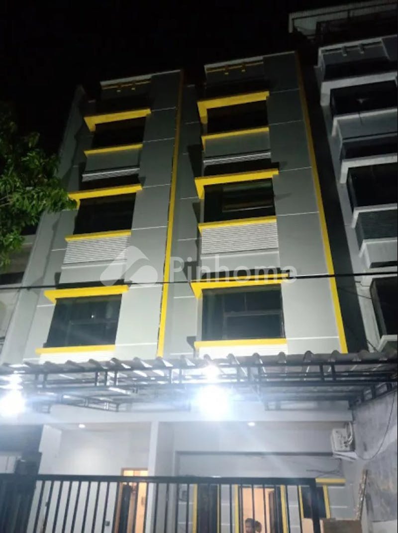 dijual rumah kost sangat strategis dekat carrefour di kost mabes residence mangga besar  jl  mangga besar - 1