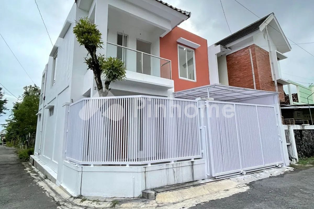 similar property dijual rumah lingkungan asri di jalan damai  jalan kaliurang  sleman  yogyakarta - 4