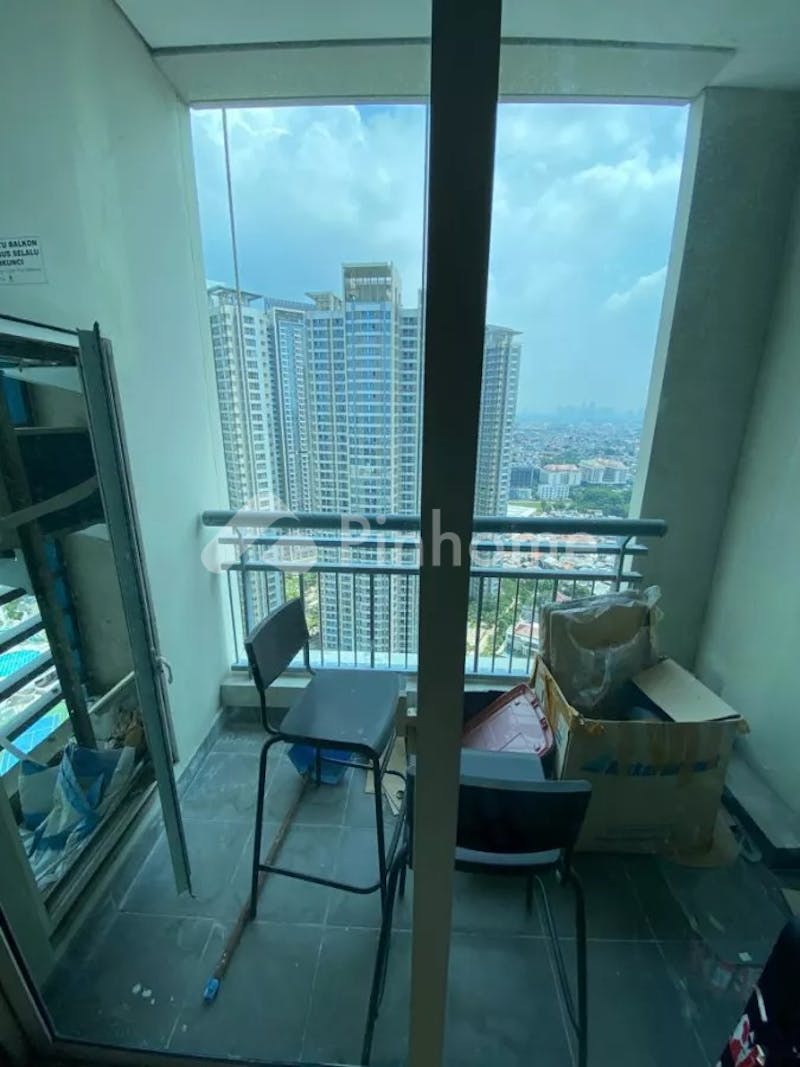 dijual apartemen lokasi strategis dekat mall di central park residence  jl  letjen  s  parman  grogol - 1