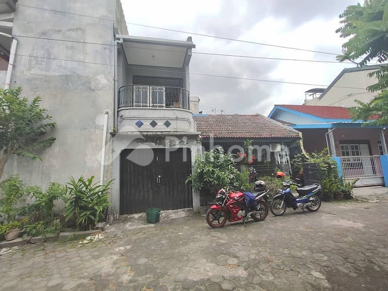 dijual rumah lokasi strategis dekat mall di perumahan jambusari - 1