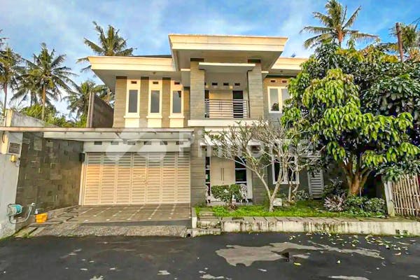 dijual rumah lingkungan asri dekat mall di jl  gunung batu - 2