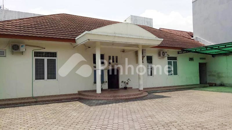 dijual rumah lingkungan nyaman dekat transmart di jl  pembangunan raya - 1