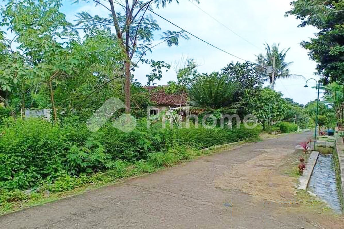 similar property dijual tanah residensial lokasi bagus dekat fasilitas umum di jl  raya mojogedang - 2
