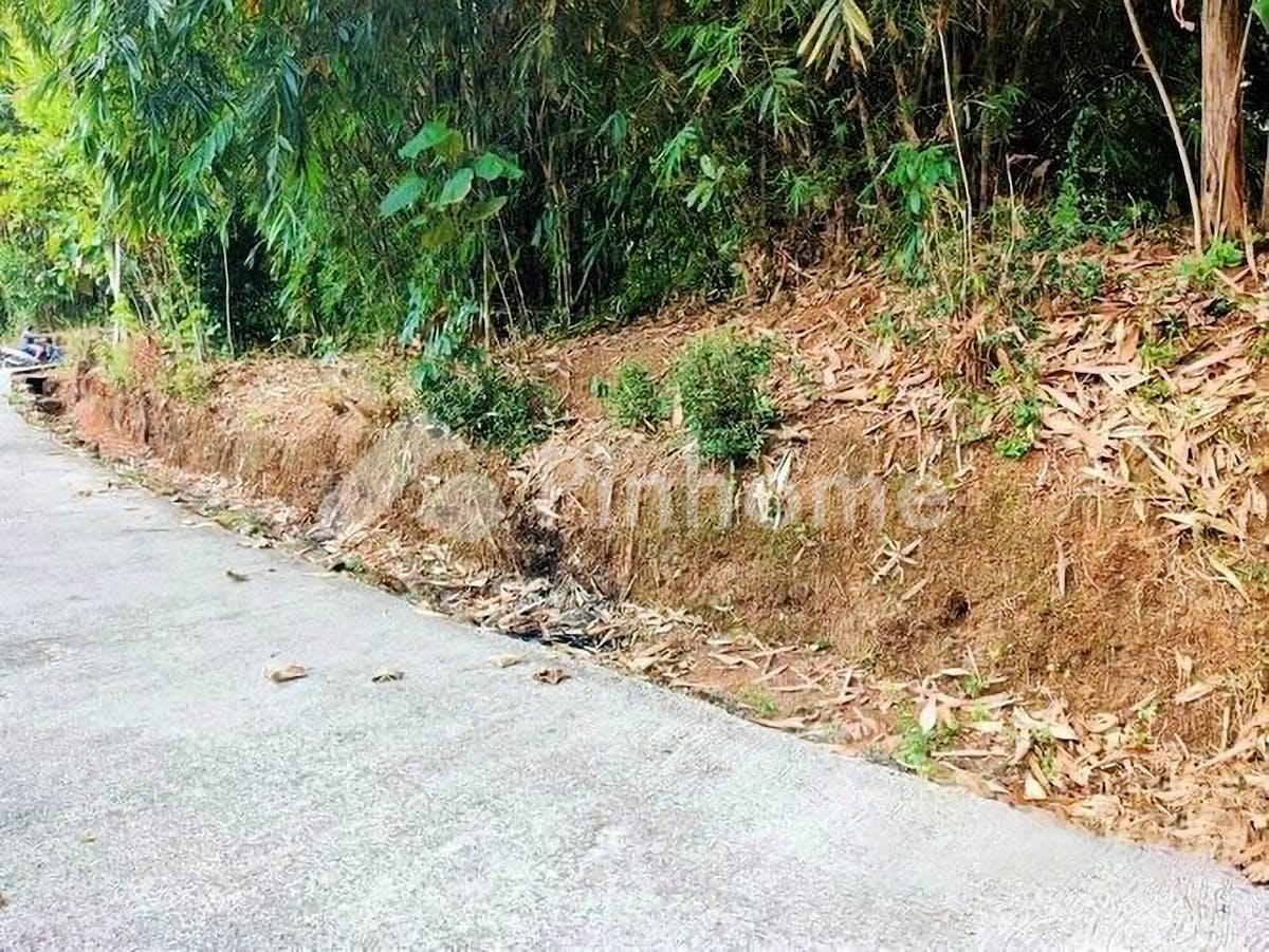 Dijual Tanah Residensial Sangat Cocok Untuk Investasi Dekat Kantor Kecamatan di Jl. Raya Mojogedang-Karangpandan - Gambar 1