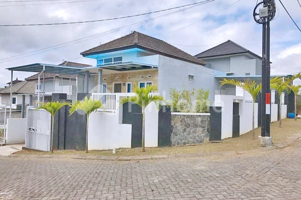 dijual rumah nyaman dan asri di new villa bukit sengkaling - 1