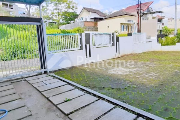 dijual rumah nyaman dan asri di new villa bukit sengkaling - 4