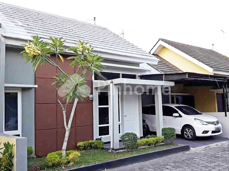 dijual rumah lokasi strategis dekat pusat perbelanjaan di perumahan taman tirto village dekat kampus umy - 1