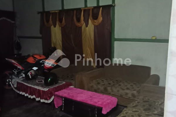 dijual rumah lokasi strategis dekat pusat perbelanjaan di jalan kyai tapa rt 003 rw 007 - 3