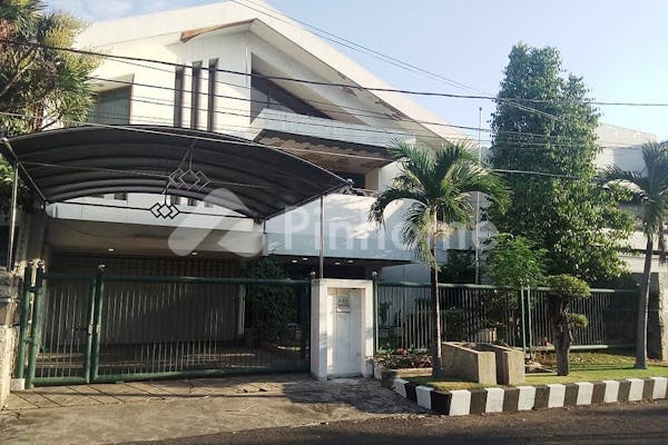 dijual rumah lingkungan asri dekat mall di jl  manyar kertoarjo - 1