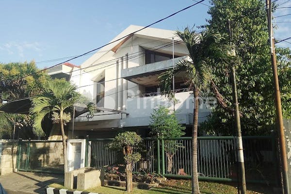 dijual rumah lingkungan asri dekat mall di jl  manyar kertoarjo - 3