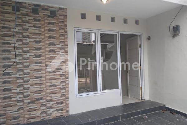 dijual rumah lokasi strategis dekat pusat perbelanjaan di serpong - 1