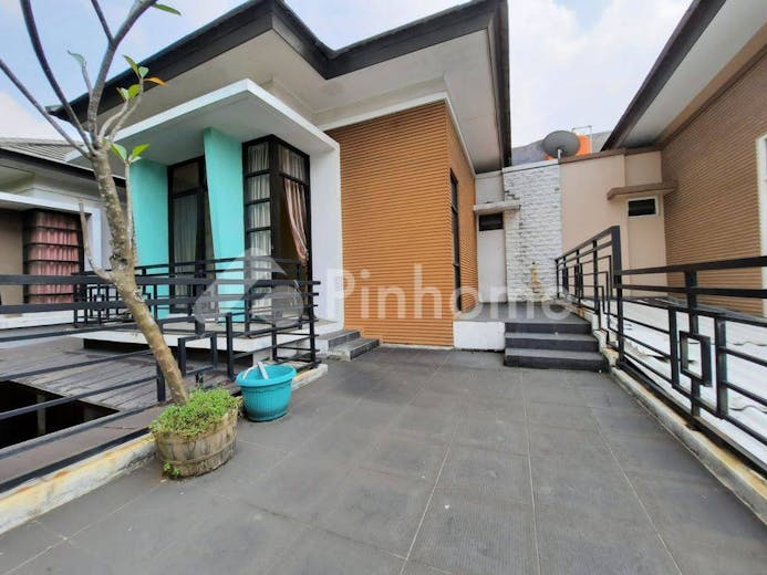 dijual rumah bebas banjir dekat transmart di cluster valencia graha raya bintaro  jl  valencia utama - 8