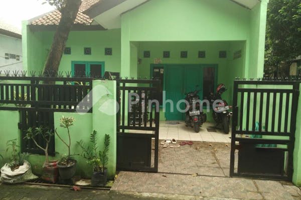 dijual rumah lokasi strategis dekat pasar modern di jl  pondok aren - 1