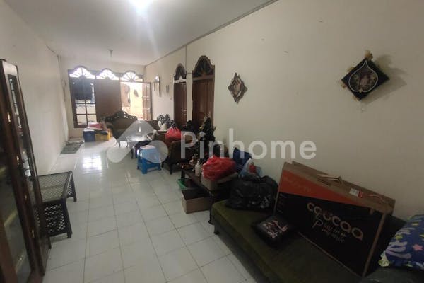 dijual rumah super strategis dekat mall di kompleks ambon cengkareng  jl  nilam - 3