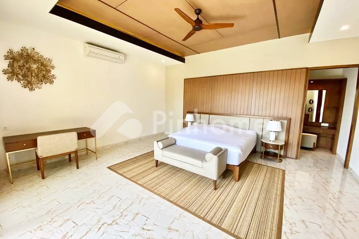similar property disewakan rumah lingkungan nyaman dekat pantai di luxury villa in berawa   canggu - 5