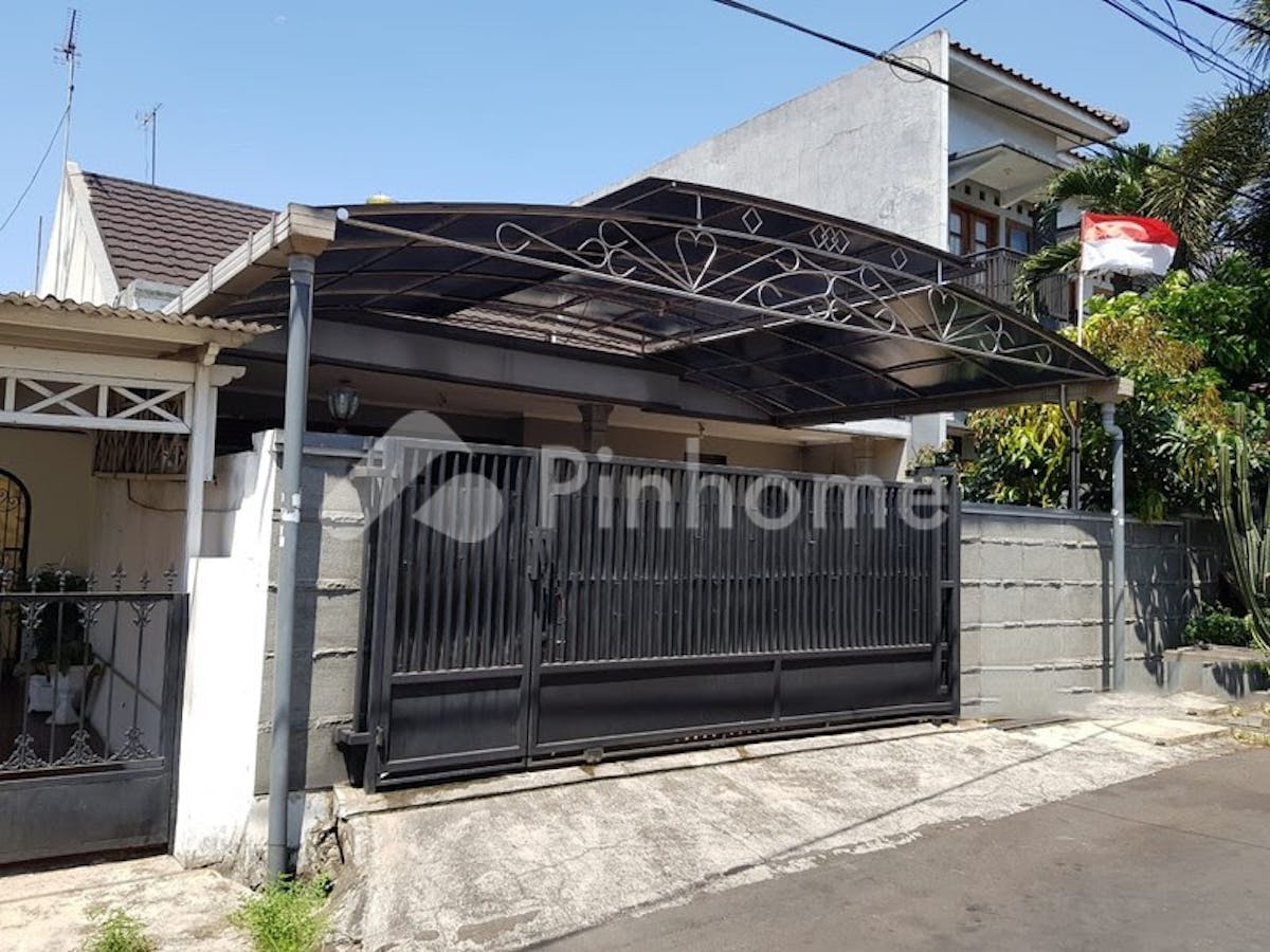 Dijual Rumah Lokasi Strategis di Bekasi Selatan - Gambar 1