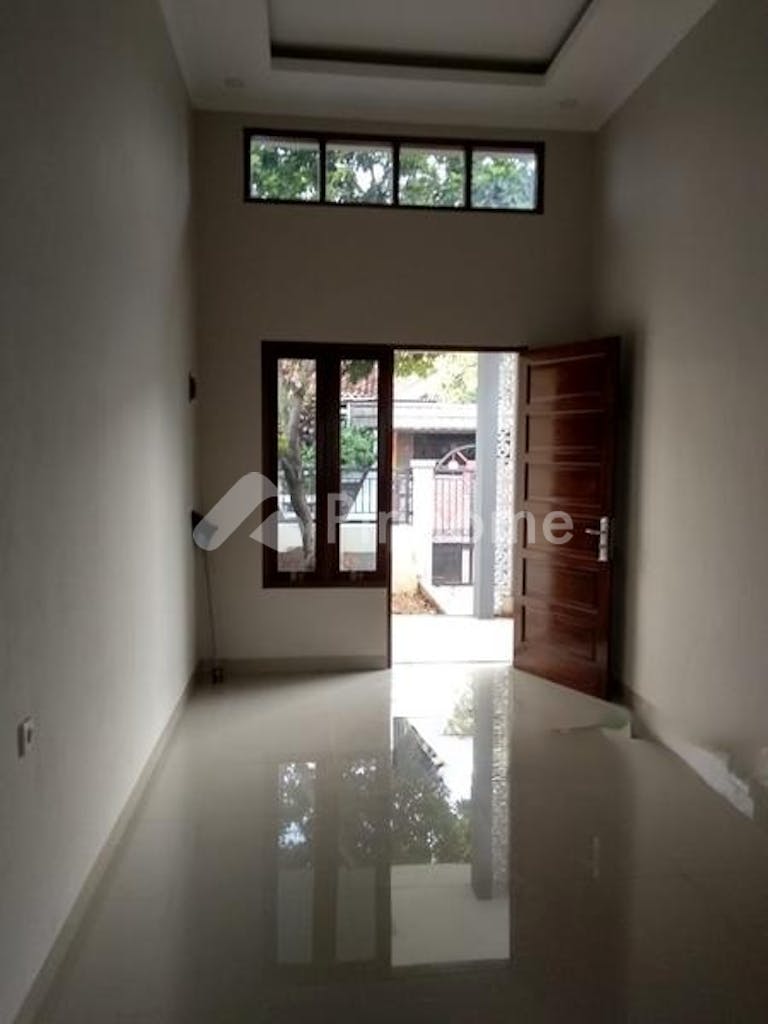 Dijual Rumah Bebas Banjir di Pondokgede (Pondok Gede) - Gambar 2