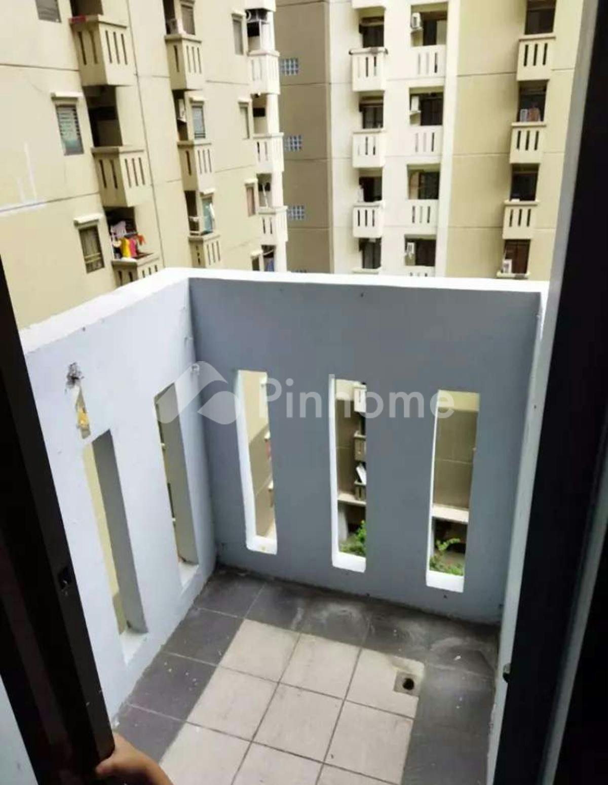 dijual apartemen lingkungan nyaman di apartement gateway cicadas bandung  jl  a  yani no 651  babakan surabaya - 5