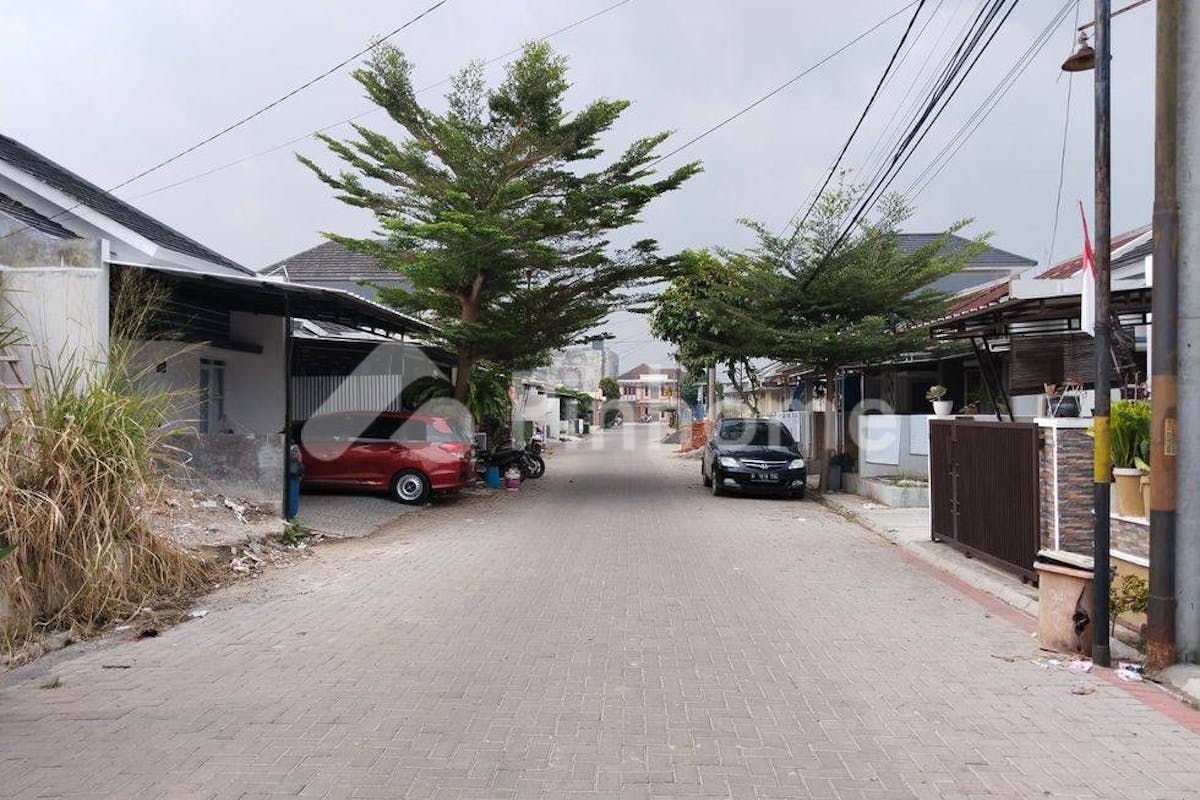 similar property dijual rumah lingkungan nyaman dekat transmart di bojongsoang - 9