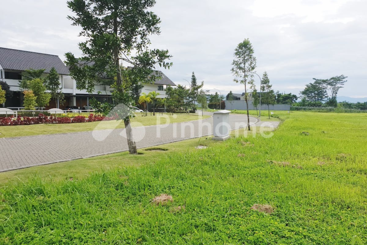 similar property dijual tanah residensial super strategis dekat mall di kota baru parahyangan - 2