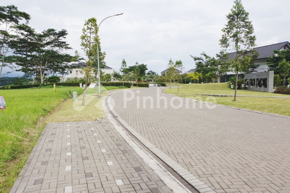 similar property dijual tanah residensial super strategis dekat mall di kota baru parahyangan - 4