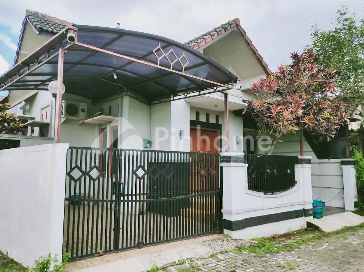 Dijual Rumah Lingkungan Nyaman Dekat Kampus di Jl. Godean KM. 4 - Gambar 1
