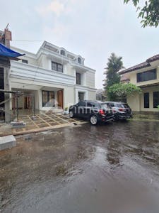 Dijual Rumah Sangat Strategis Dekat Pusat Perbelanjaan di Town House Bintaro Area Sektor IX - Gambar 1