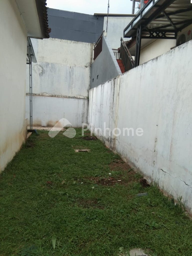 disewakan rumah lokasi bagus di perum teras bali b 2  cluster legian  jl  raya cangkiran   gunungpati - 8