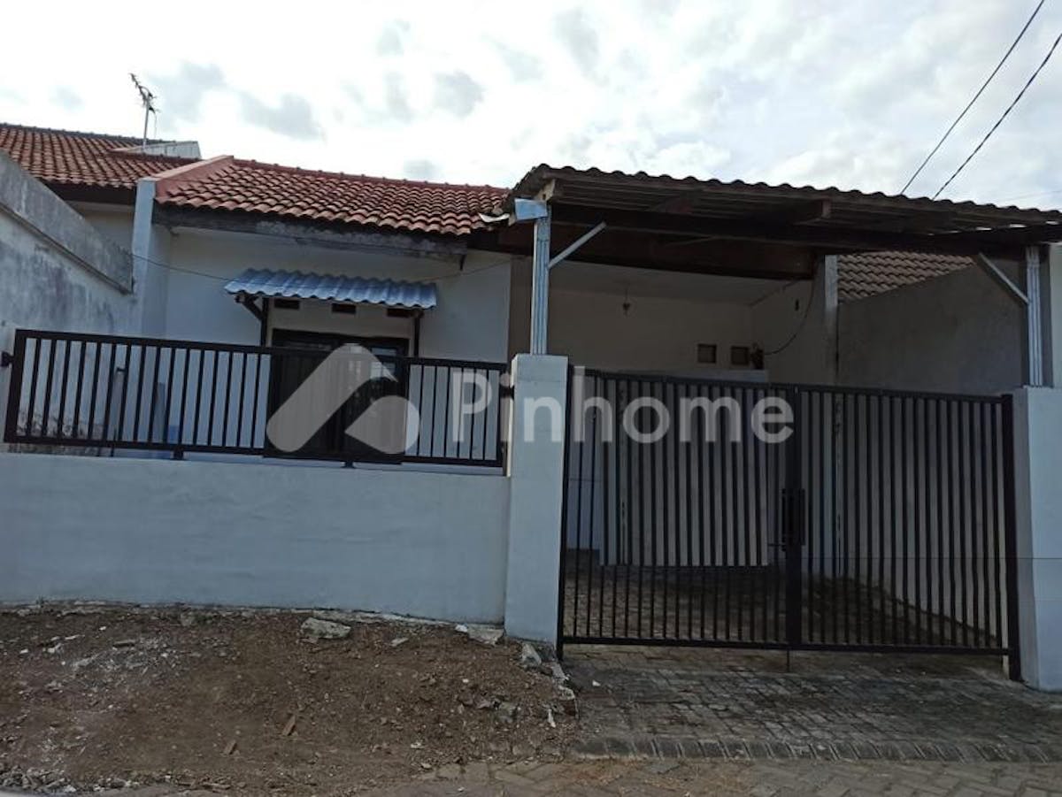 Dijual Rumah Siap Pakai di Jl. Lakarsantri IV A - Gambar 1