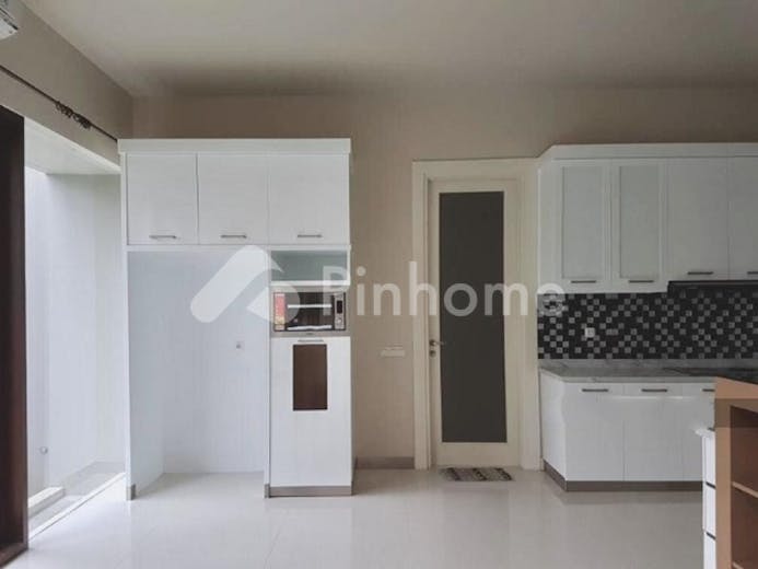 dijual rumah lingkungan nyaman dan asri di jl  prambanan residence - 6