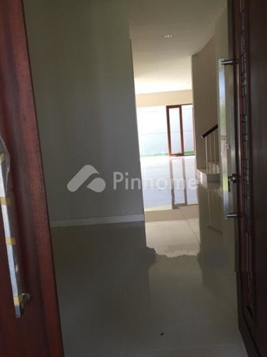 dijual rumah lingkungan nyaman dan asri di jl  prambanan residence - 4