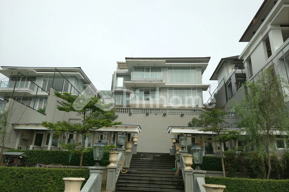 similar property dijual rumah lingkungan asri dekat pasar di resort dago pakar jl  dago pakar permai i kelurahan mekar saluyu - 12