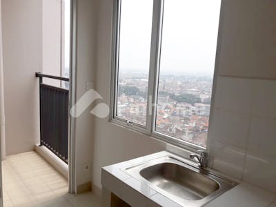 dijual apartemen lokasi strategis dekat pusat perbelanjaan di sudirman suites - 5