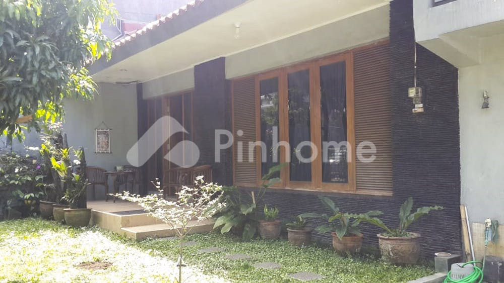 Disewakan Rumah Lokasi Bagus Dekat Gedung Sate di Jl. Riau