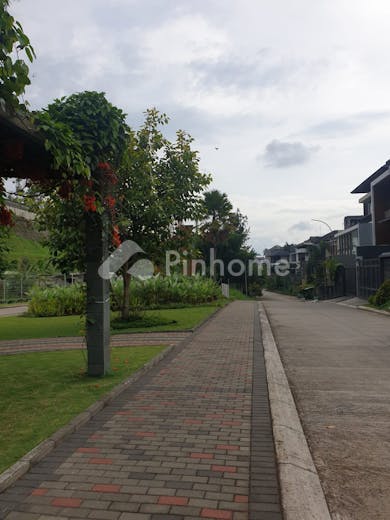 dijual tanah residensial lokasi bagus dekat jendela alam di setra duta garden  jl  setra duta hegar - 6