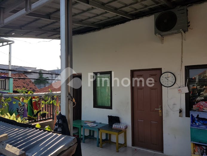 dijual rumah nyaman dan asri dekat rumah sakit di jl  h tiung rt 09 rw 02 - 9