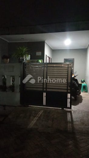 dijual rumah jarang ada dekat pasar di binong permai  jl  binong permai blok f 22 no 1 - 1