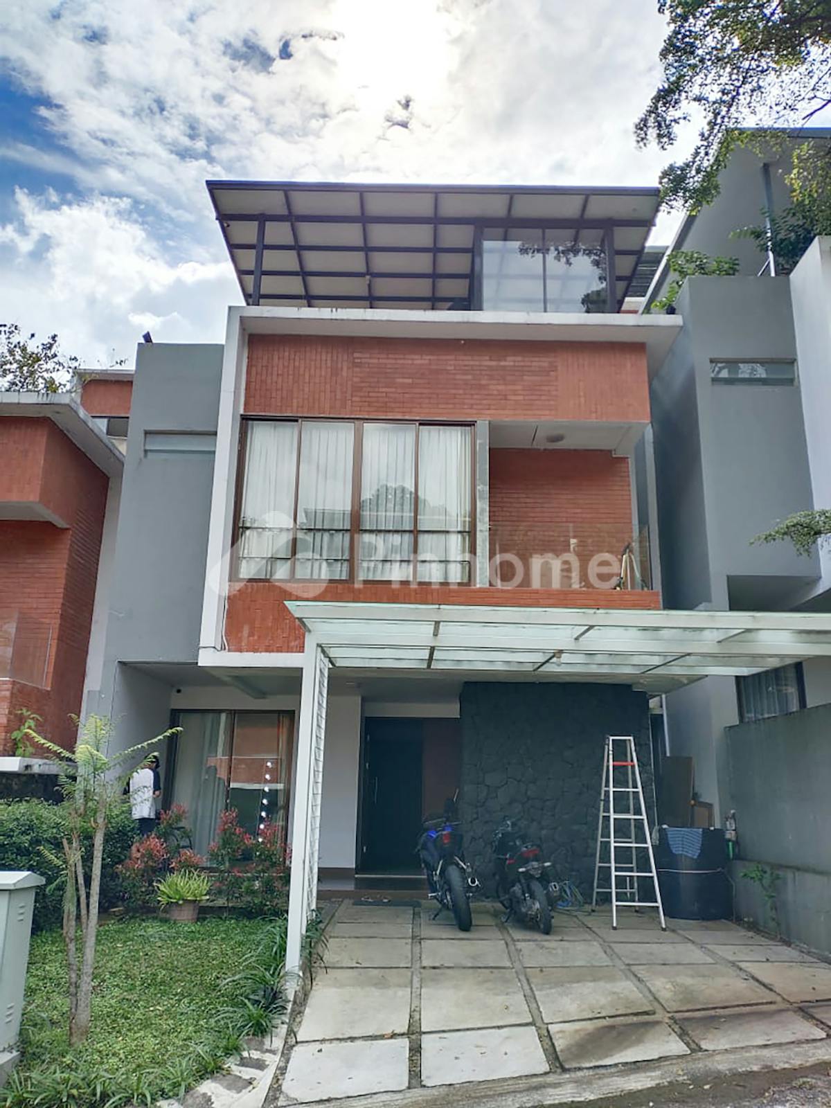 Dijual Rumah Lokasi Bagus Dekat Alun-Alun Lembang di Pramestha Resort - Gambar 1