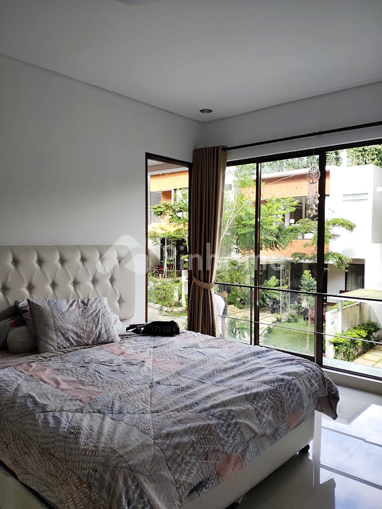 Dijual Rumah Lokasi Bagus Dekat Alun-Alun Lembang di Pramestha Resort - Gambar 3