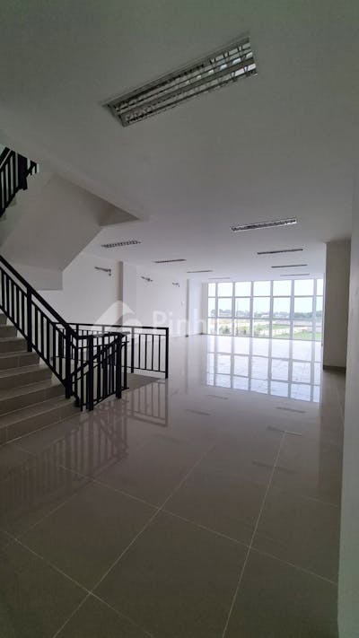 dijual ruko 3 lantai super strategis di topaz summarecon - 4