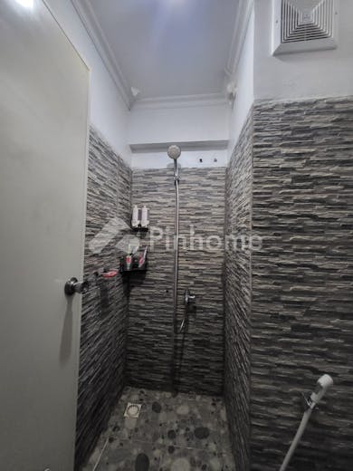 dijual apartemen fasilitas terbaik di apartemen sentra timur jl  sentra primer timur tower orange kios no o7m  rw 6 - 5